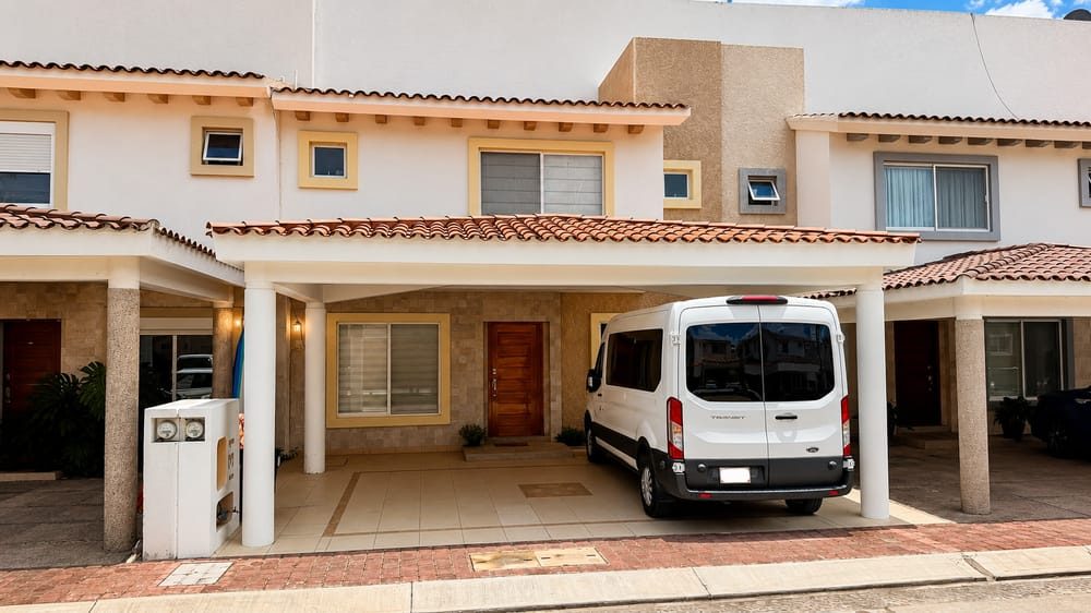 Casa de 3 recámaras y 4 baños en El Encanto
