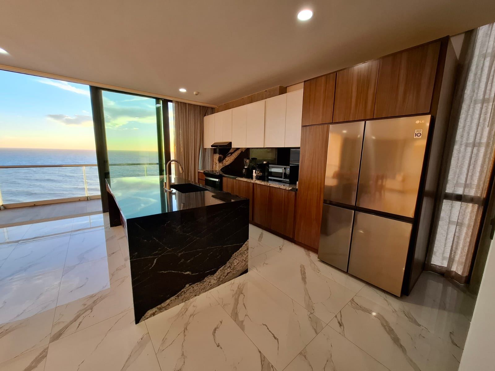 Cocina con vista al Pacífico